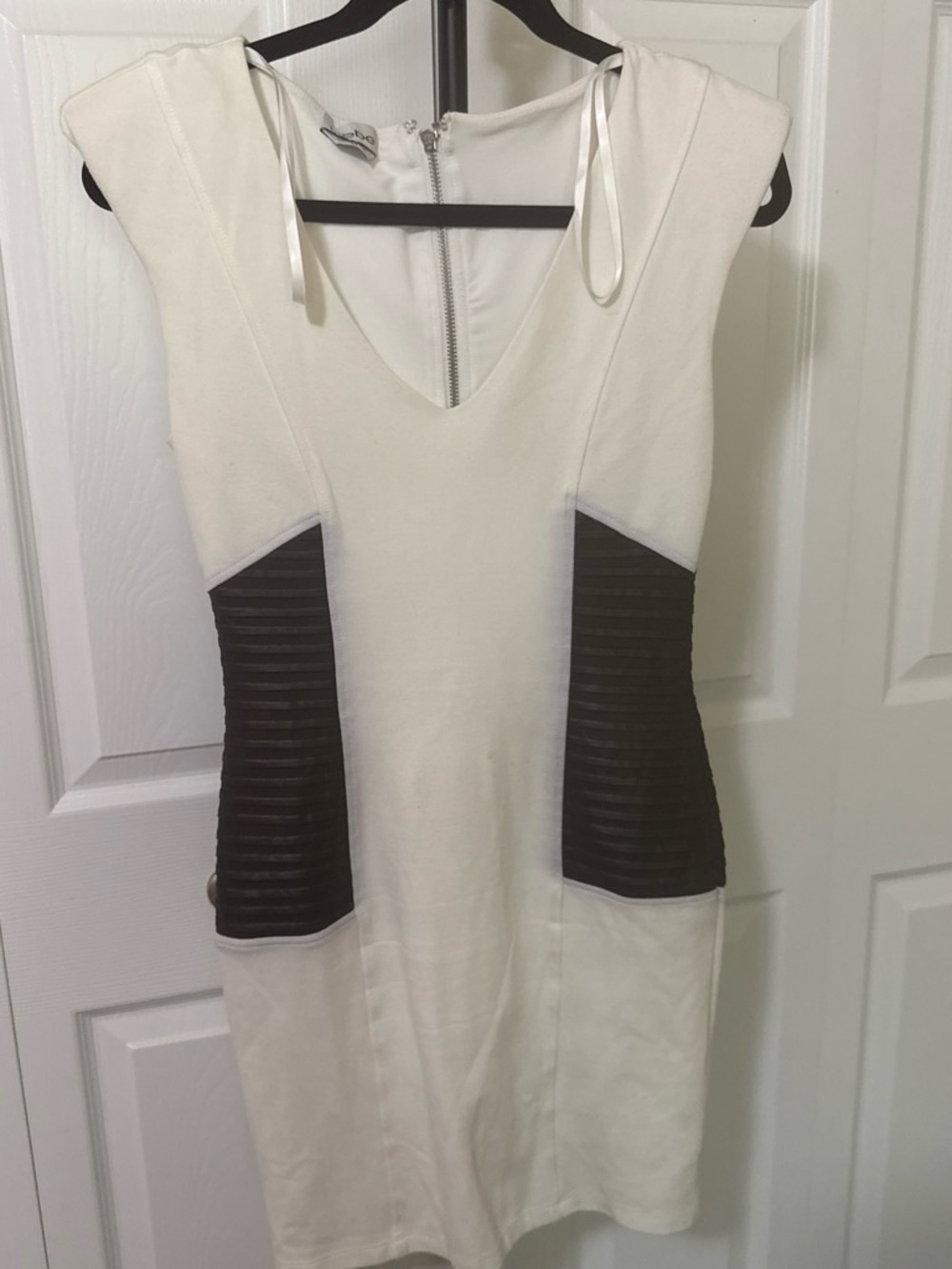 📌SOLD Black & White Dress